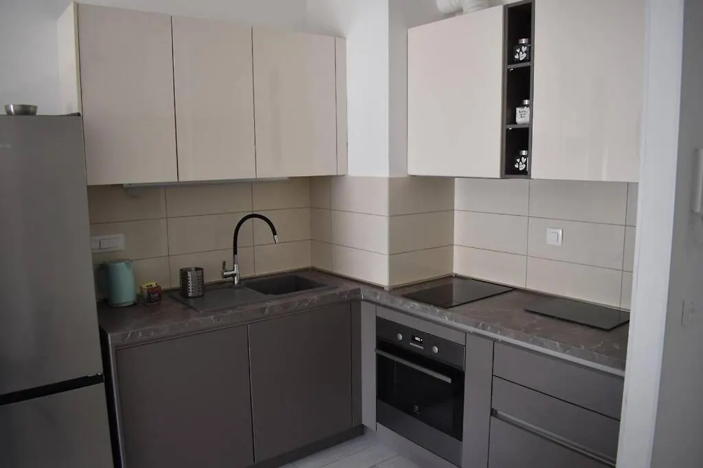 Apartman Ana Iadera With Balcony And Parking Zara