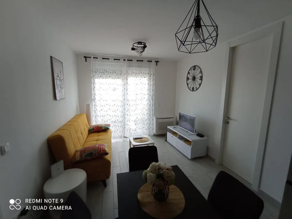 Apartment Apartman Ana Iadera With Balcony And Parking Zadar