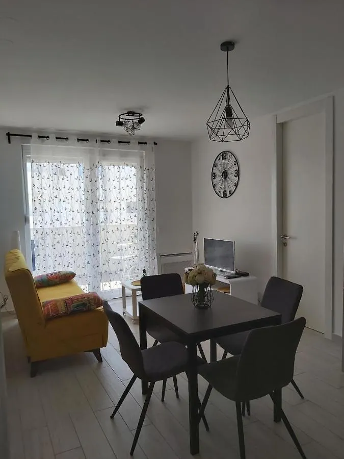 Apartman Ana Iadera With Balcony And Parking Zadar Croatia