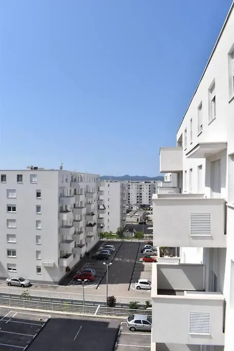Apartman Ana Iadera With Balcony And Parking Zadar