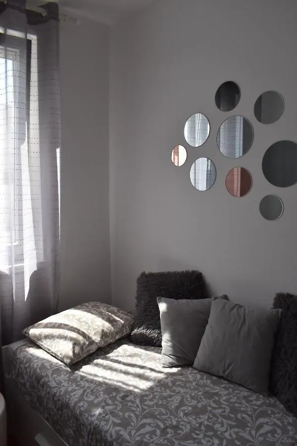 Apartman Ana Iadera With Balcony And Parking Zadar